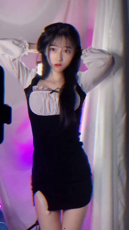 露腿的视频,露腿视频展现时尚魅力