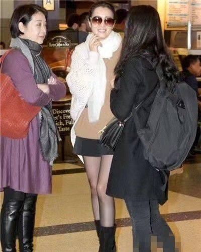 美女黑丝袜诱惑巩俐袁立,性感女神的时尚演绎