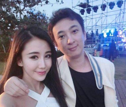 老公舔下边的过程视频,老公深情舔舐的温馨瞬间